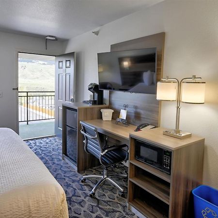 Travelodge By Wyndham Gardiner Yellowstone Park North Entr Eksteriør billede