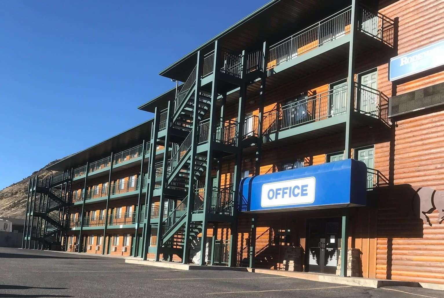 Travelodge By Wyndham Gardiner Yellowstone Park North Entr Eksteriør billede