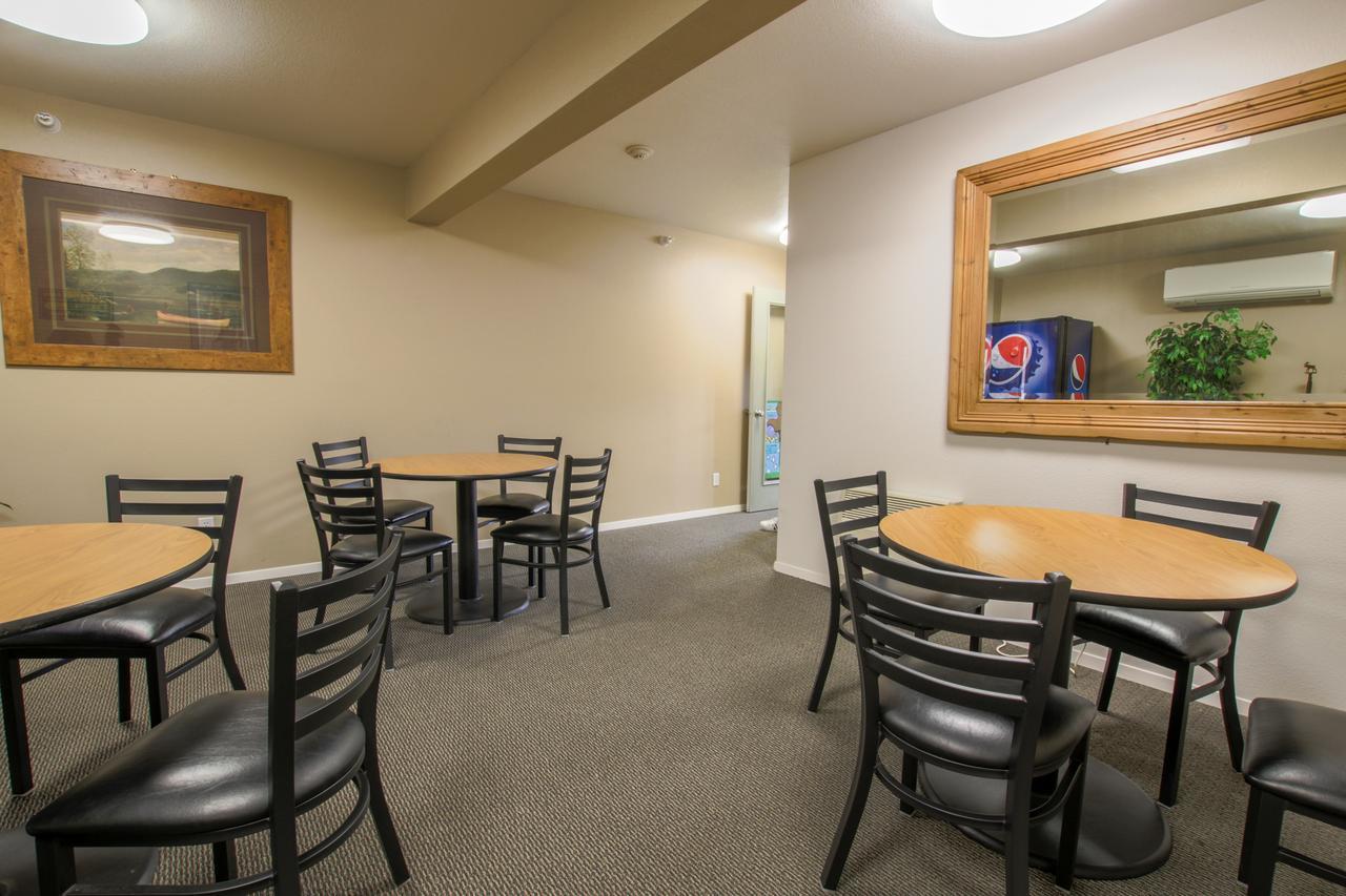 Travelodge By Wyndham Gardiner Yellowstone Park North Entr Eksteriør billede